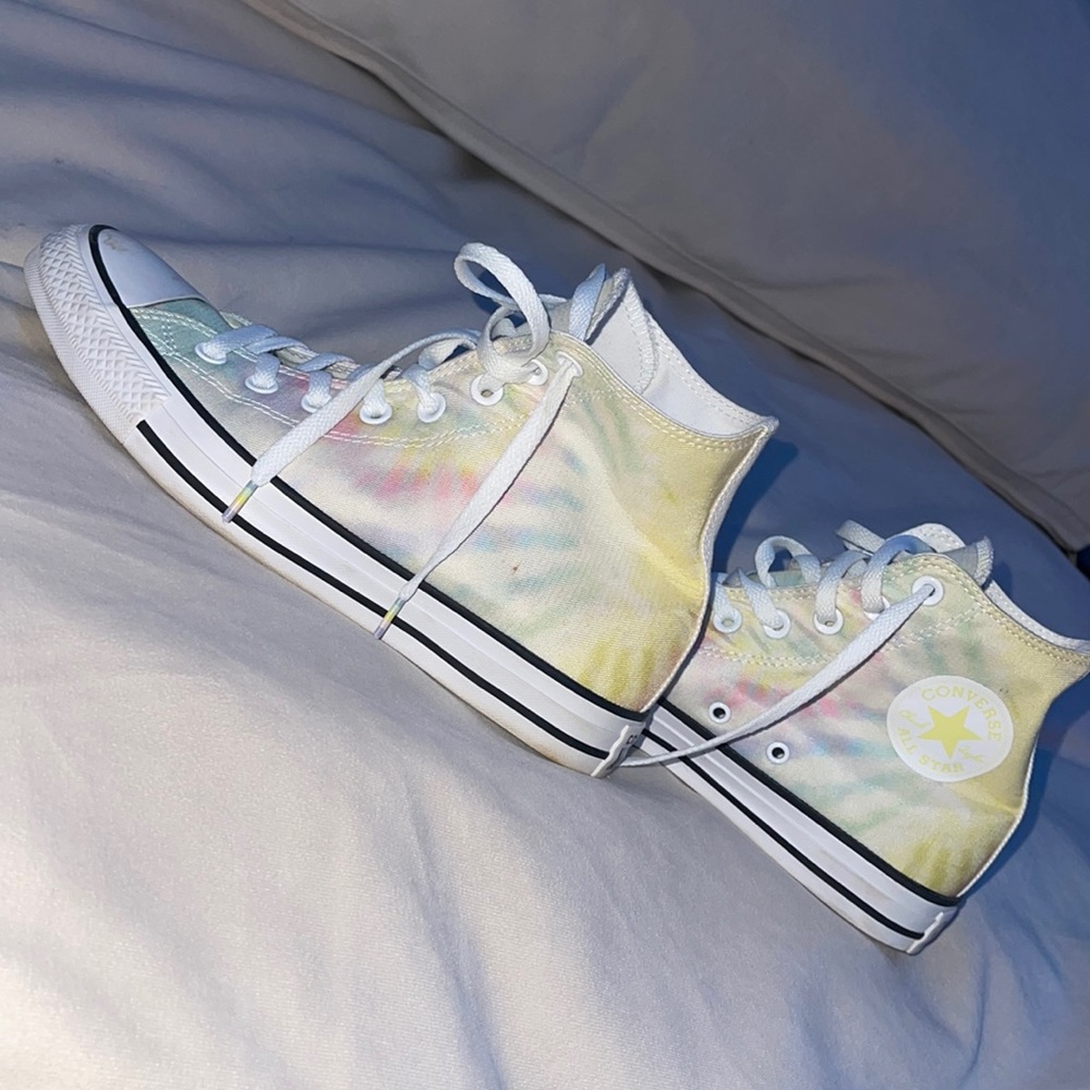 tie dye converse